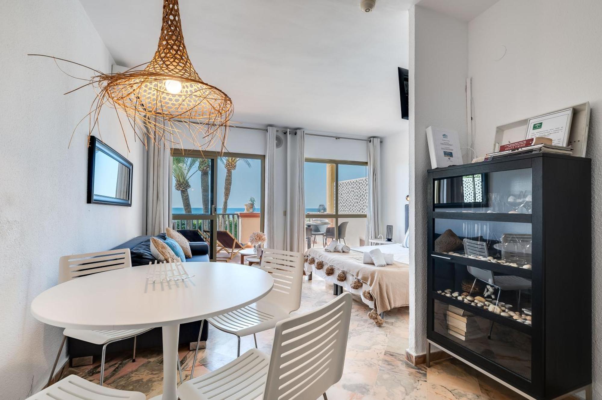Front Line Beach Studio Apartment Marbella Zewnętrze zdjęcie