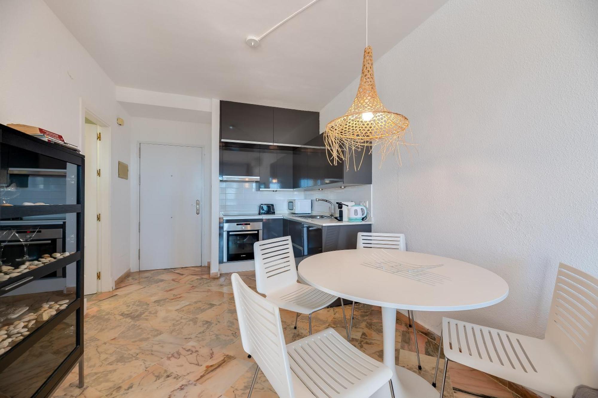 Front Line Beach Studio Apartment Marbella Zewnętrze zdjęcie