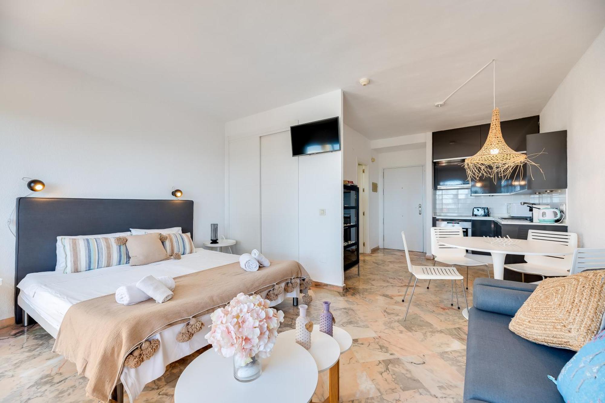 Front Line Beach Studio Apartment Marbella Zewnętrze zdjęcie